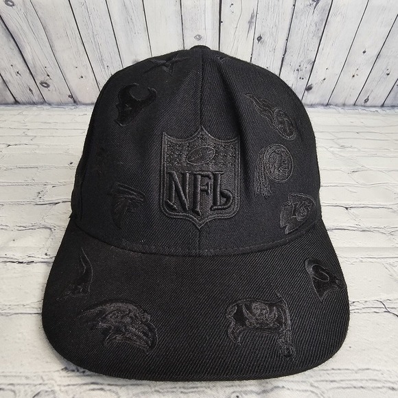 NFL Reebok Multi Team Fitted 100% Wool Flat Short Brim Hat Size 7 3/8 Black Rare - Picture 1 of 9